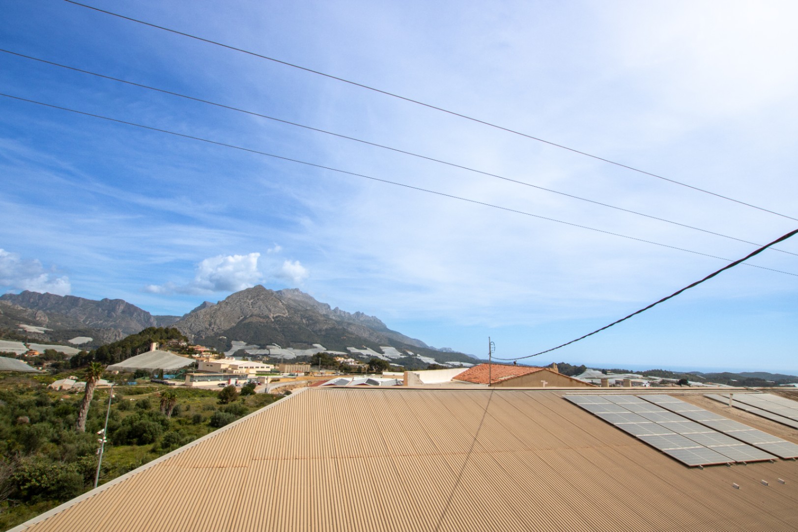 Casa con gran potencial de inversión y terraza panorámica en Callosa d'en Sarrià