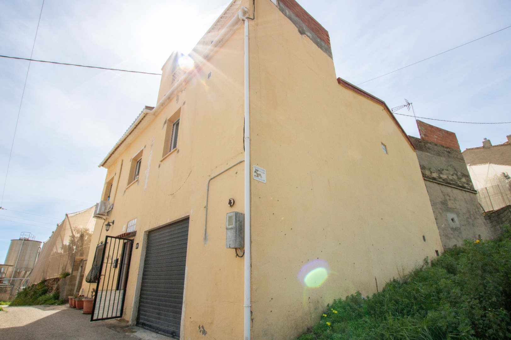 Casa con gran potencial de inversión y terraza panorámica en Callosa d'en Sarrià