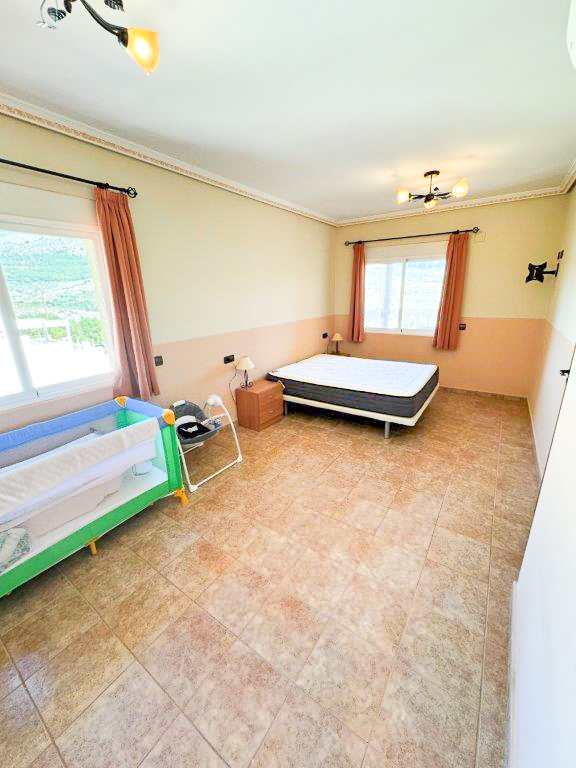 Villa mit Vermietungslizenz und Panoramablick