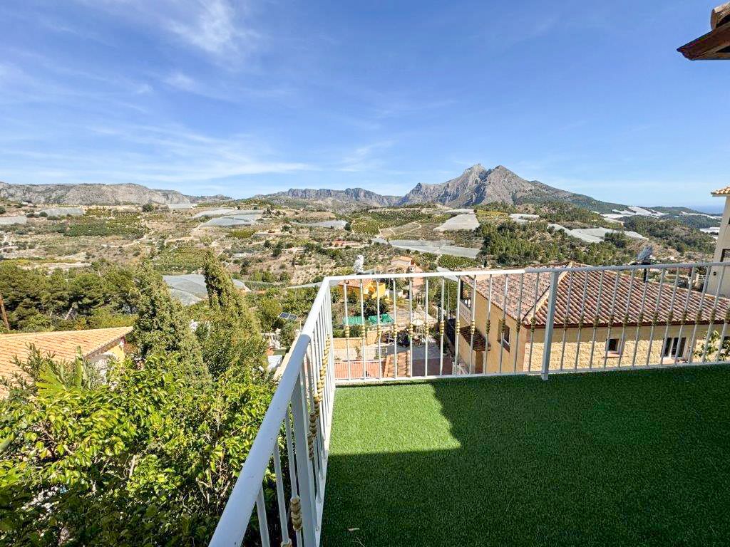 Villa de Luxe avec Spa et Espaces de Loisirs Exclusifs
