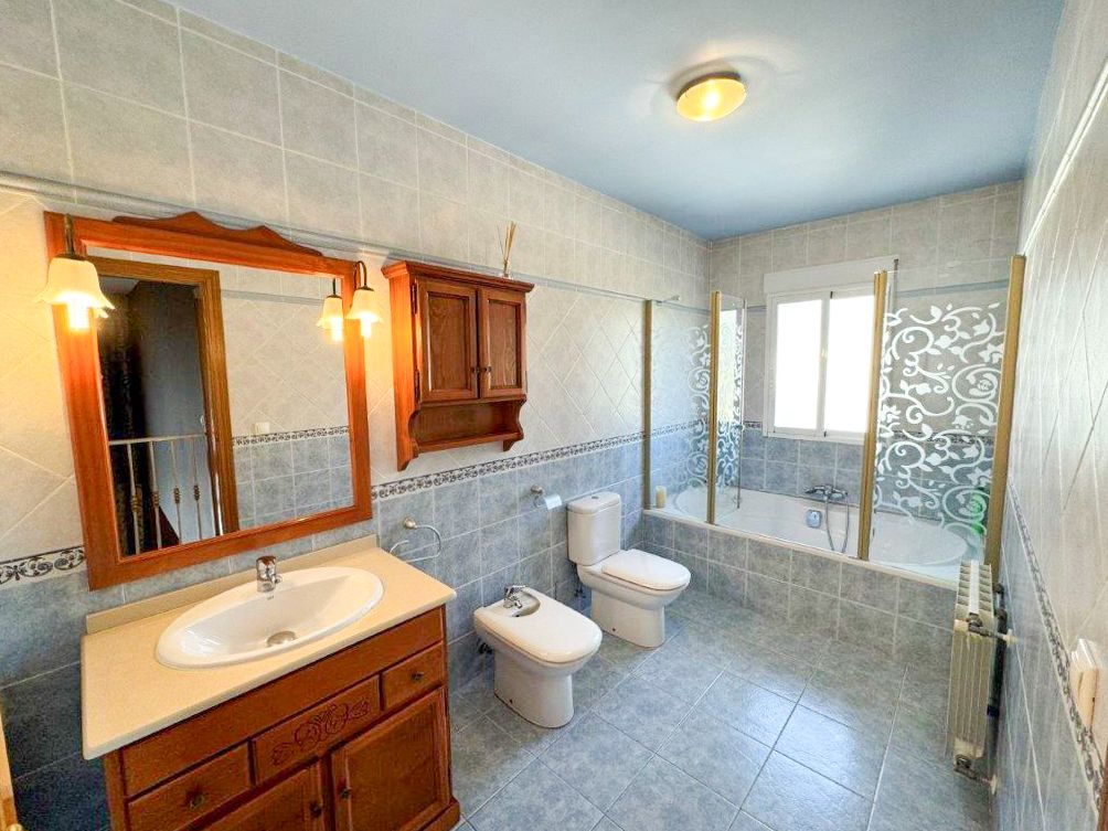 Villa de Luxe avec Spa et Espaces de Loisirs Exclusifs