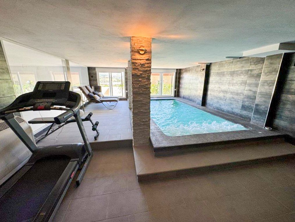 Villa de Luxe avec Spa et Espaces de Loisirs Exclusifs
