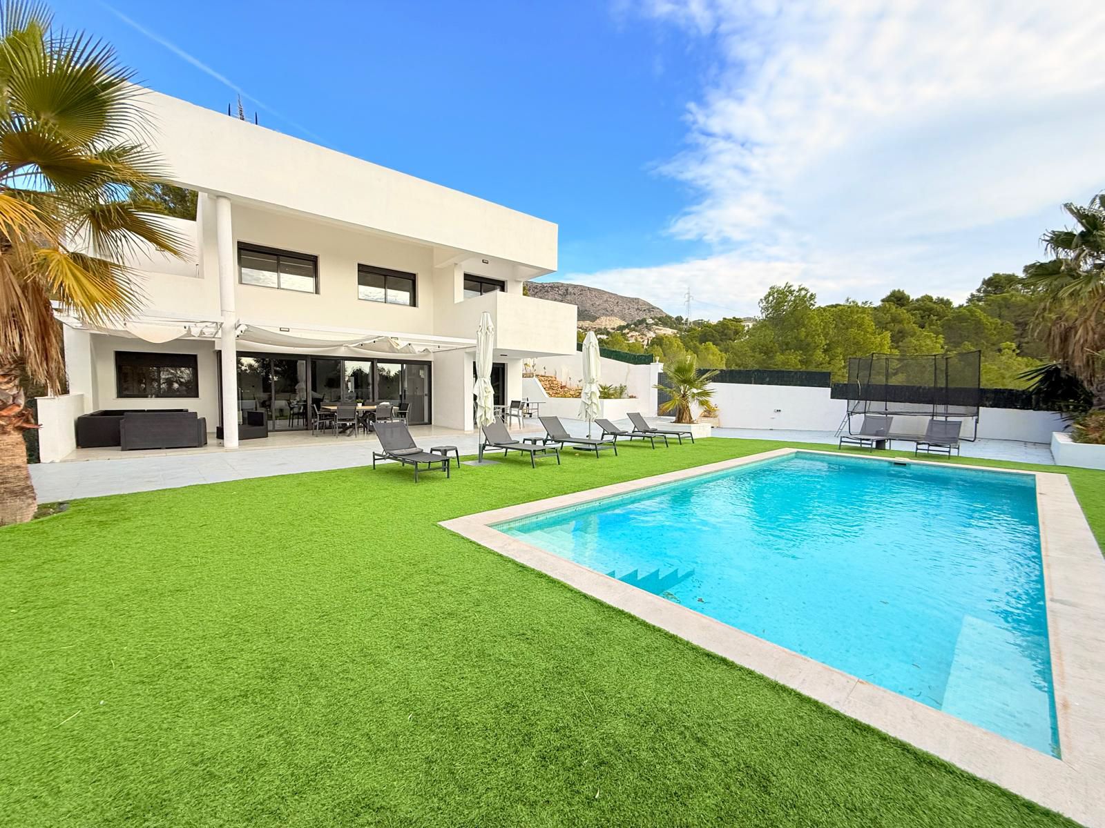 Exclusivo chalet independiente con parcela de 1.300 m² en Altea