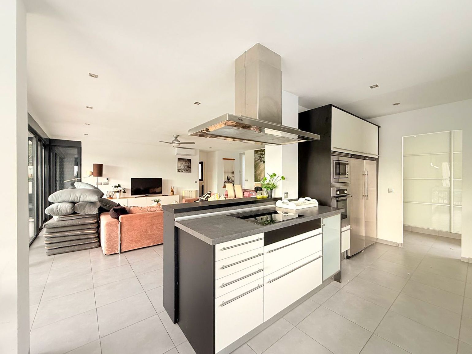 Exclusivo chalet independiente con parcela de 1.300 m² en Altea