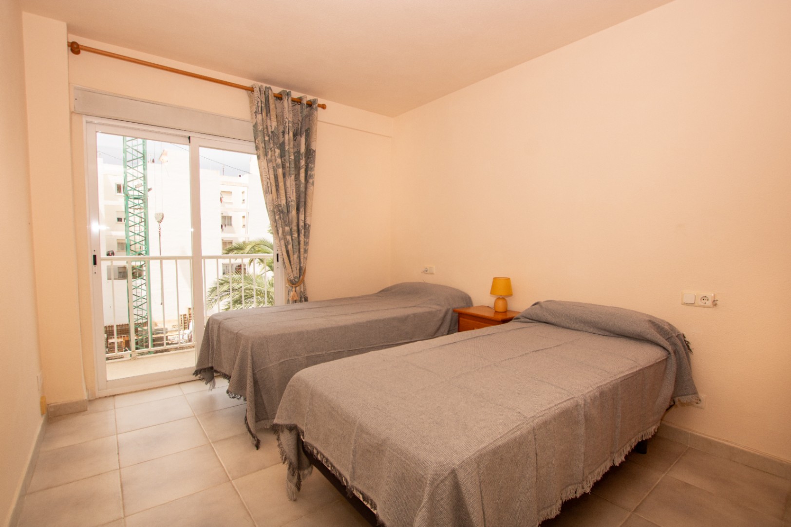 (RESERVADO) Espectacular piso en primera línea de Altea con vistas frontales al mar