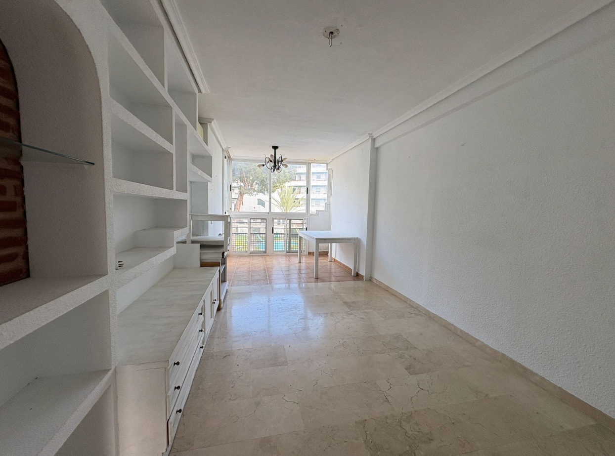 Piso con piscina en el núcleo urbano de L'Alfàs del Pi