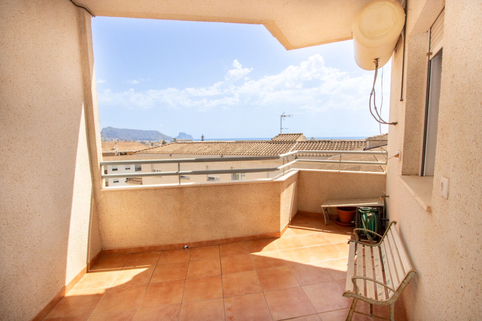 Spectacular penthouse with large terrace and panoramic views in Altea