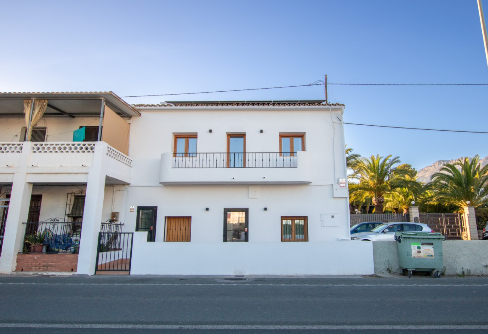 Edificio de dos viviendas independientes en segunda línea de playa en L'Olla, Altea