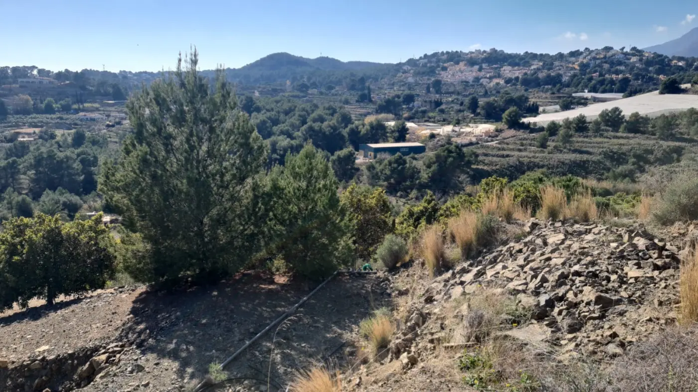 Plot with views in the Altea hills