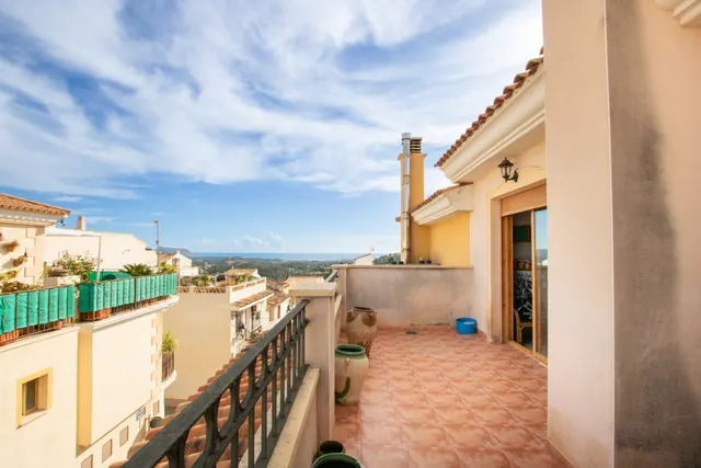 Large House in La Nucía: comfort, views, and space, La Nucía